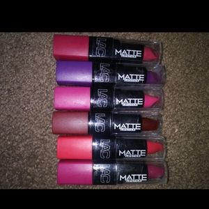 6 unopened lipsticks